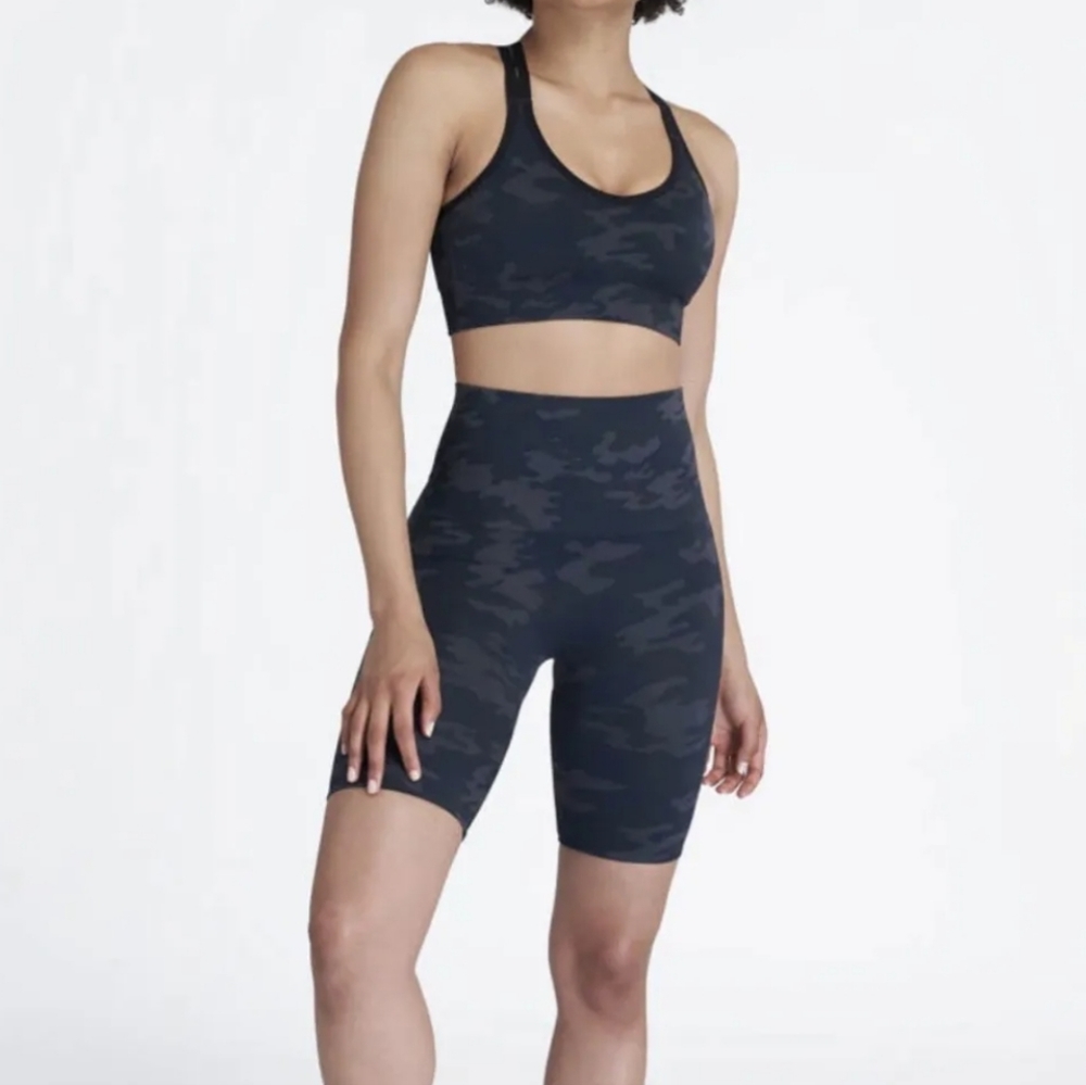 NWT. Spanx lamn bike short, black camo. Size Medium.